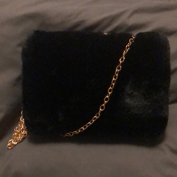 Fuzzy Bar Purse - Picture 1 of 2